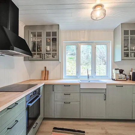 Holiday home Cozy In Kysnesstrand With House Sea View Oppheim