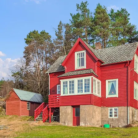 Holiday home Cozy In Kysnesstrand With House Sea View