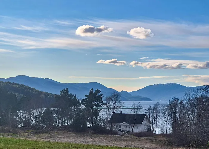 Amazing In Kysnesstrand With Wifi Feriehus