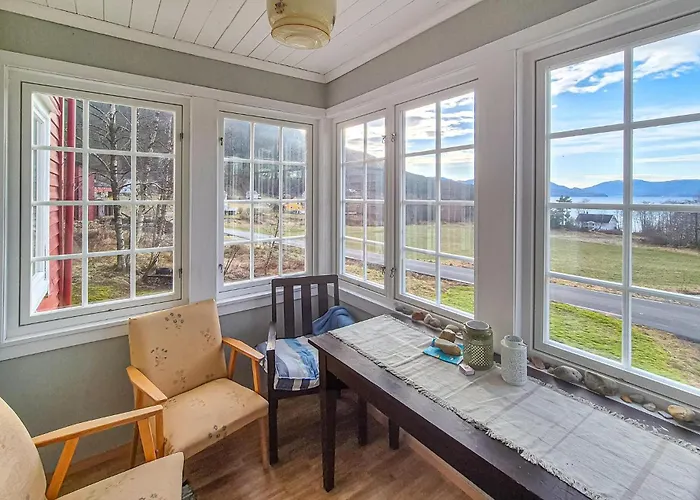 Amazing In Kysnesstrand With Wifi * Oppheim